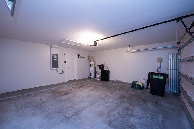 Building Photo - 5339 Peach Blossom Blvd