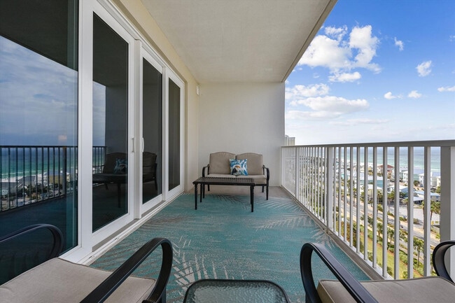 Building Photo - 9860 S Thomas Dr