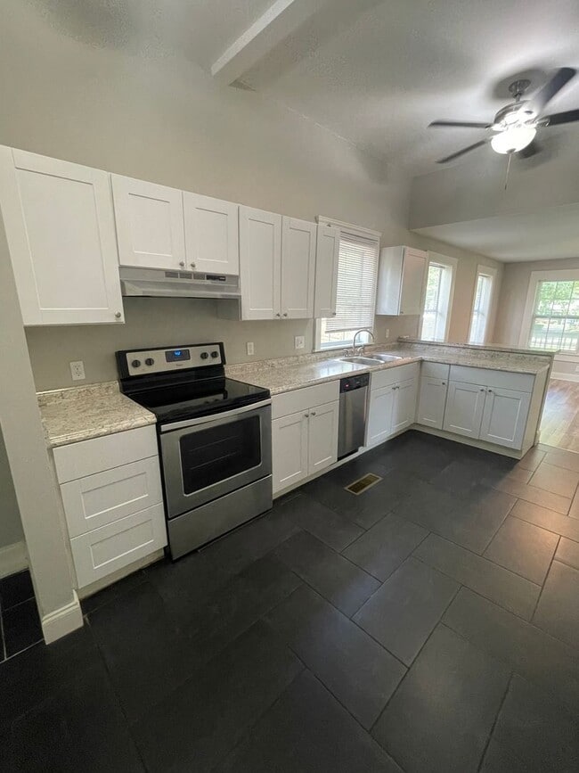 Building Photo - 419 Cumberland Dr