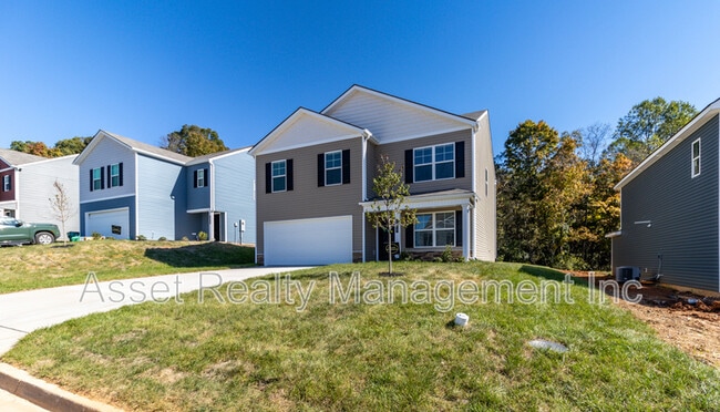 Building Photo - 2019 Southwood Cir