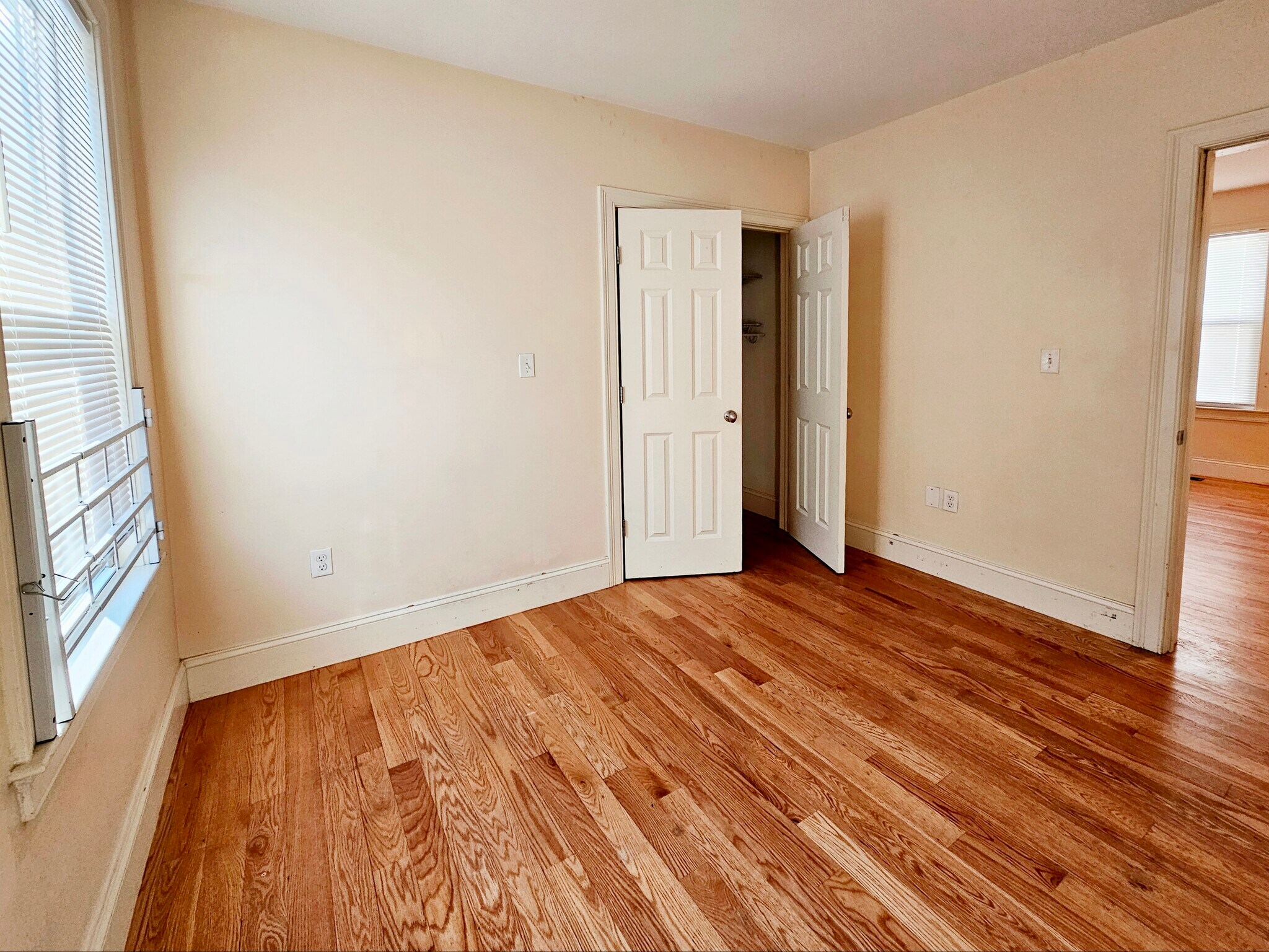 Building Photo - 35 Pratt St