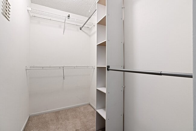 Building Photo - 440 N McClurg Ct