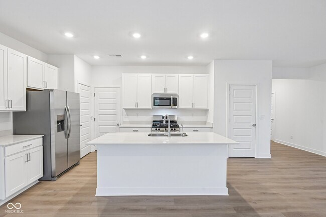 Building Photo - 15274 Farrington Rd