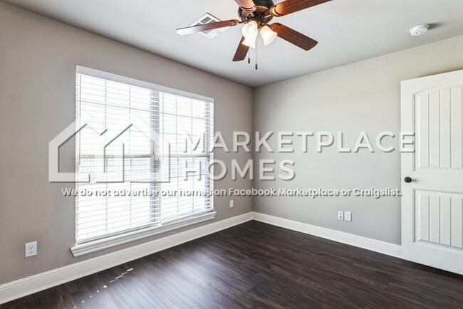 Building Photo - 550 Timber Ridge St