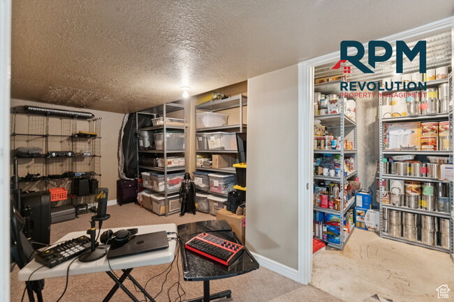 Building Photo - "Spacious 6-Bed Gem with Granite Touches &...