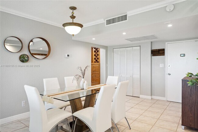 Building Photo - 5401 Collins Ave