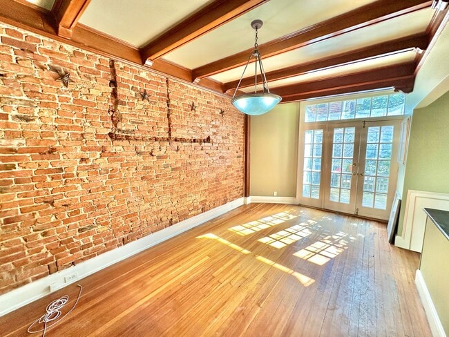 Building Photo - JUST RENOVATED - Astonishing Adams Morgan ...