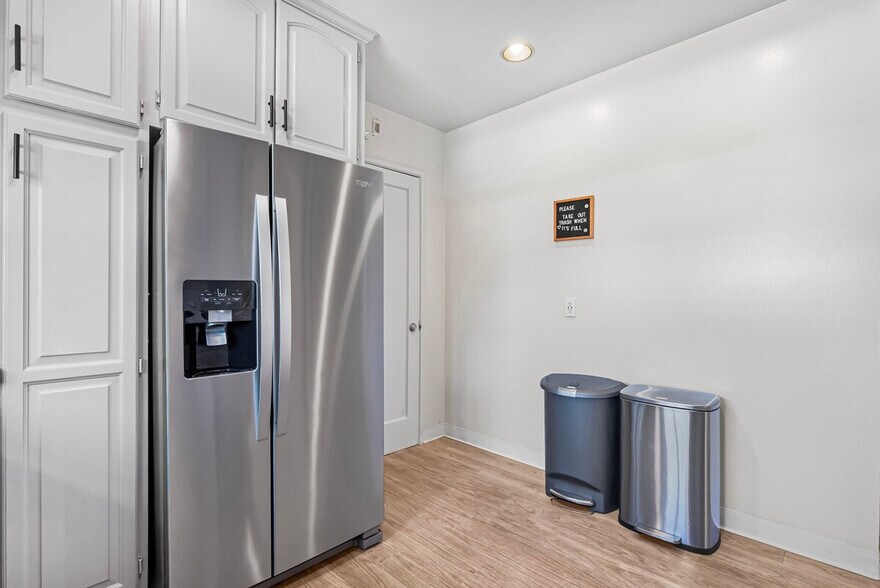 Building Photo - 2355 Arlene Dr