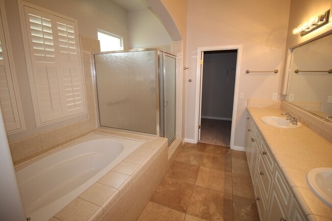 Building Photo - Beautiful Home in Buchanan District + Large Yard