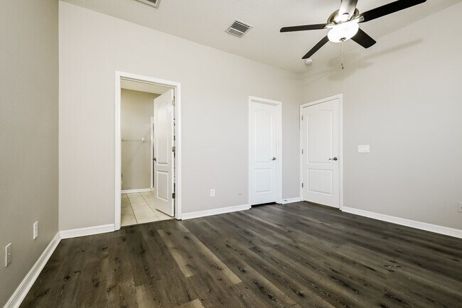 Building Photo - 12611 Geneva Glade Dr