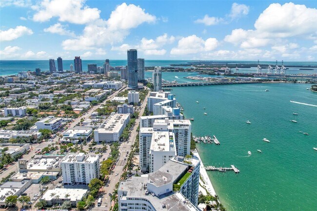 Building Photo - 1000 West Ave