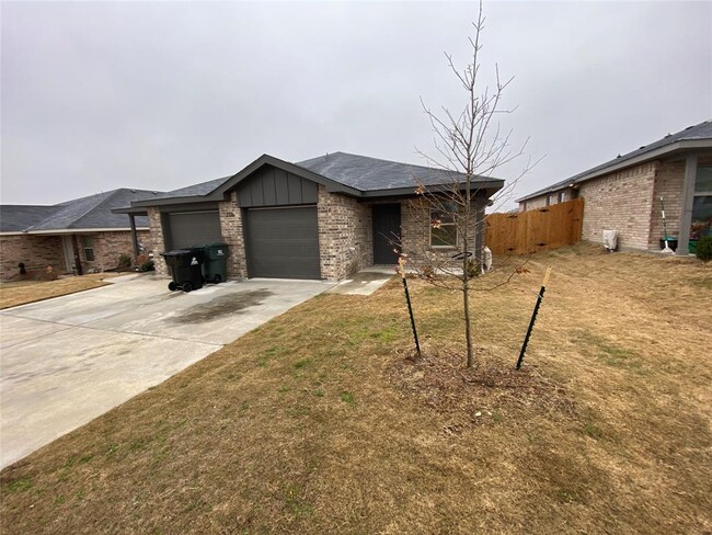 Primary Photo - 2320 B Duntov Dr