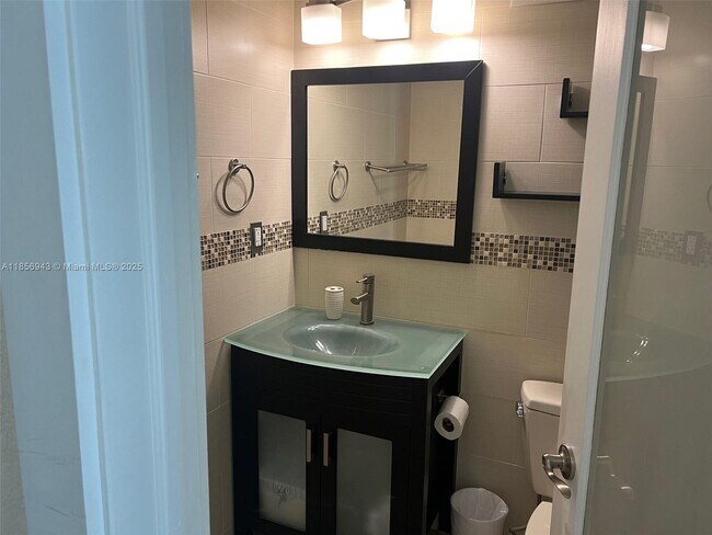 Building Photo - 2501 S Ocean Dr