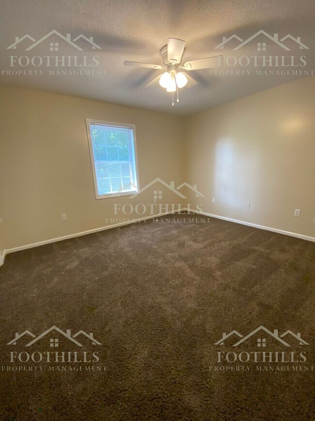 Building Photo - 101 Heatherbrook Ct