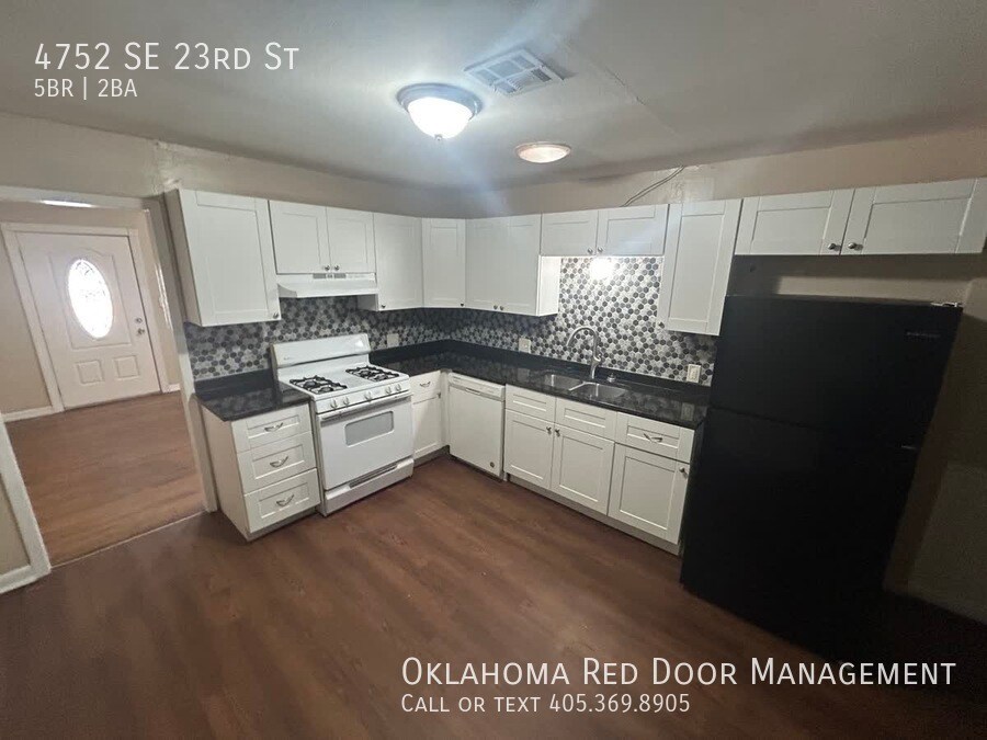 Building Photo - 4752 SE 23rd St