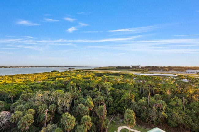 Building Photo - 605 Kemp St