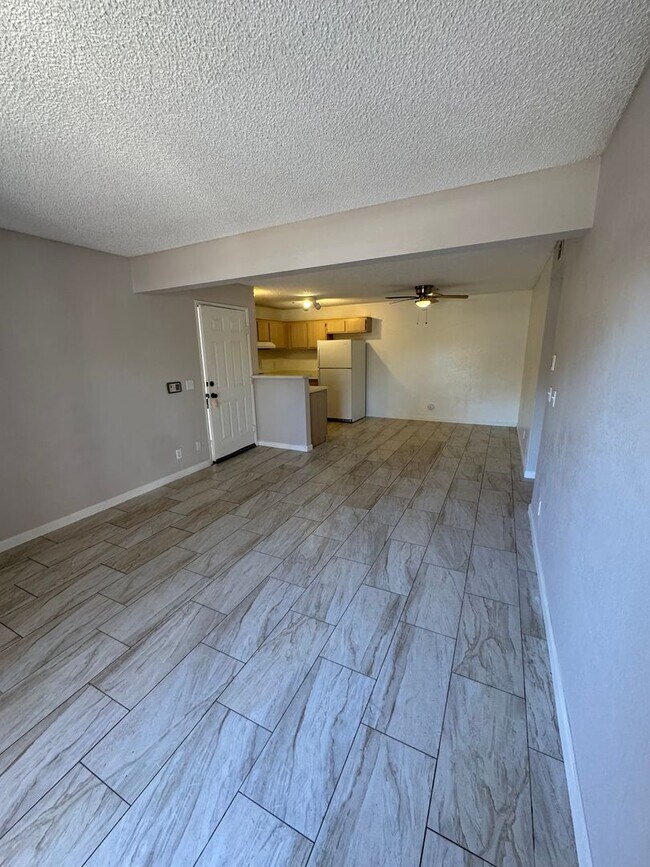 Building Photo - Comfortable Condo Living in Santa Maria