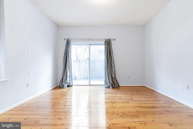 Building Photo - 1523 Green St