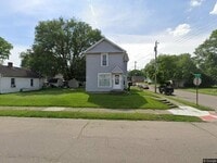 Building Photo - 204 S Elm St