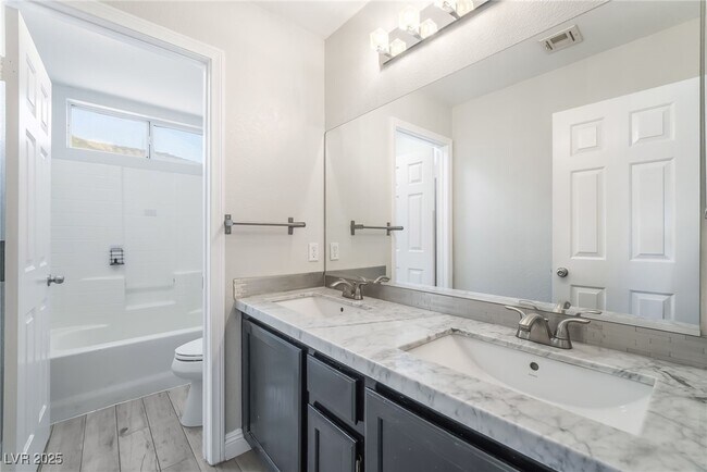 Building Photo - 252 Canyon Spirit Dr