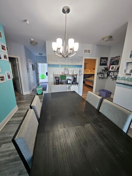 Building Photo - 230 Plaza Gardens Ct