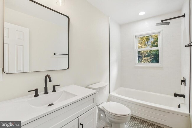 Building Photo - 1203 Brantford Ave