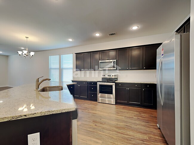 Building Photo - 391 Southwilde Way