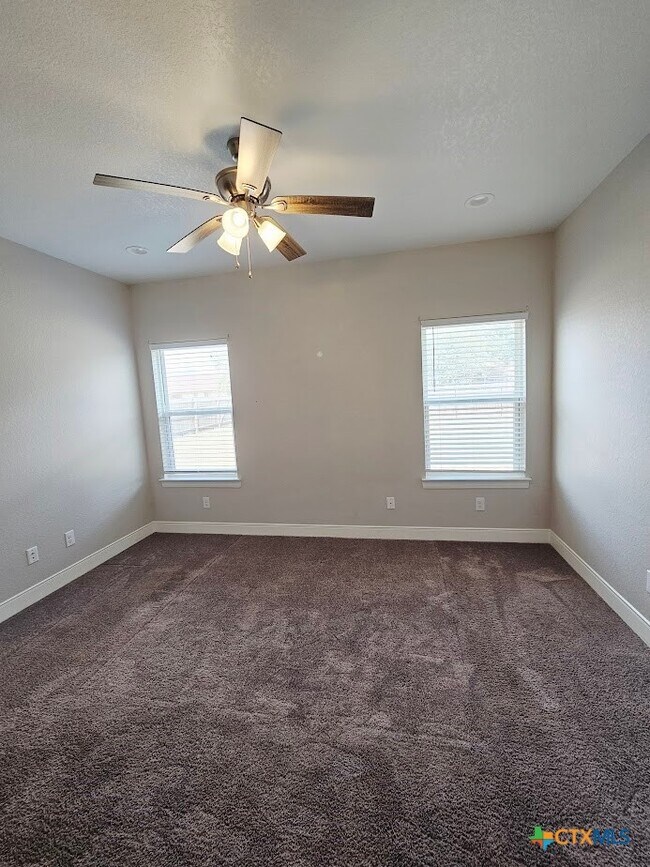 Building Photo - 110 E Otto St