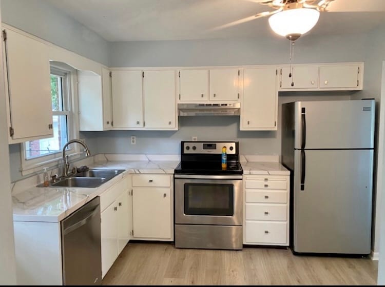 Building Photo - 8003 Broadfern Dr