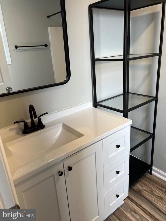 Building Photo - 208 Sunset Dr