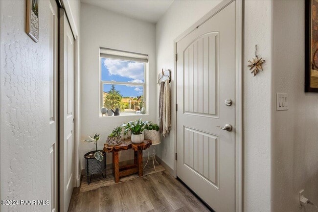 Building Photo - 7275 E Grandview Dr