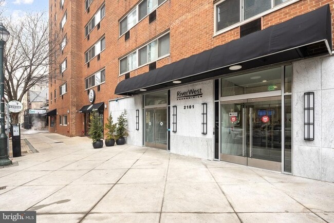 Building Photo - 2101 Chestnut St