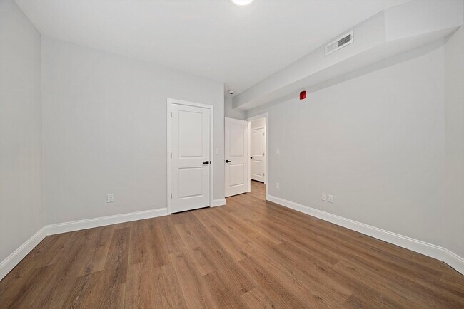 Building Photo - 22 Madison Ave