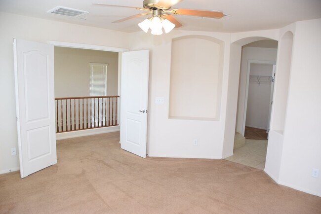 Building Photo - HENDERSON UPGRADED 4 BEDROOM HOME