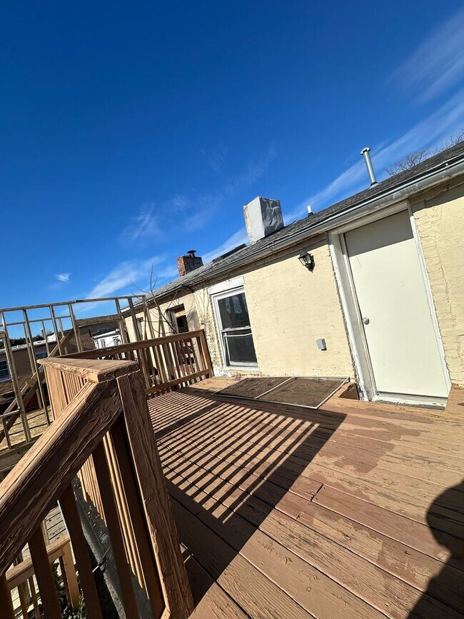 Building Photo - 1209 Hollins St