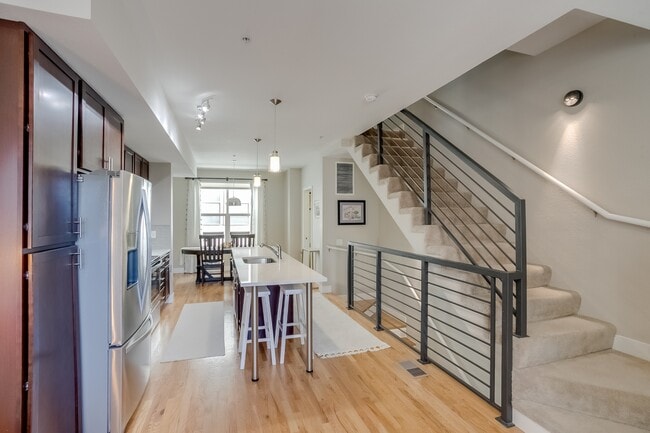 Building Photo - 2426 Welton St