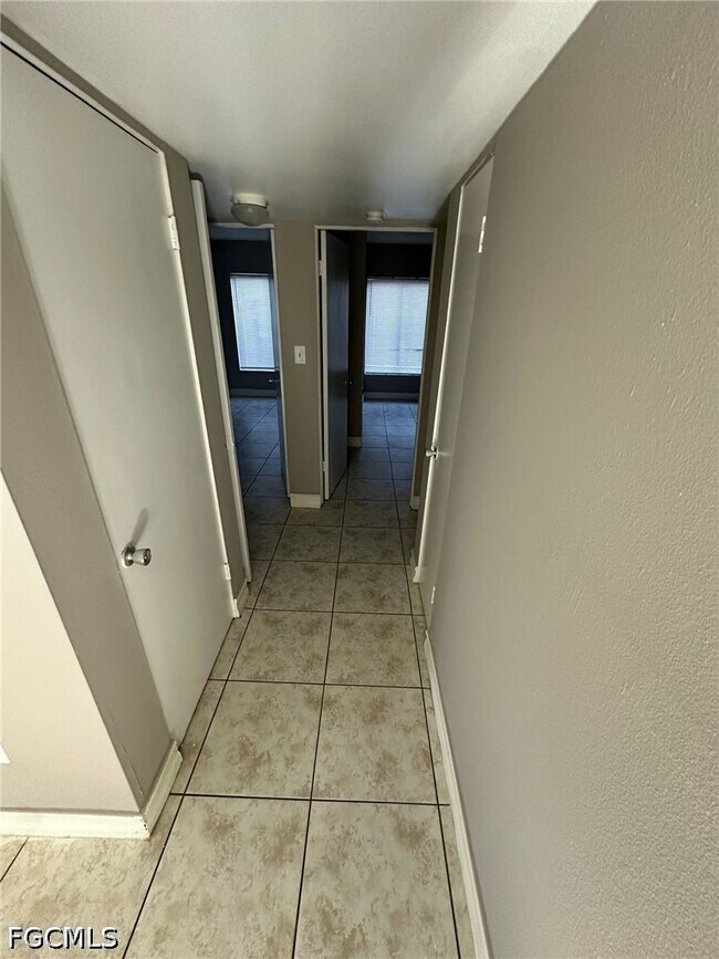 Building Photo - 1830 Maravilla Ave