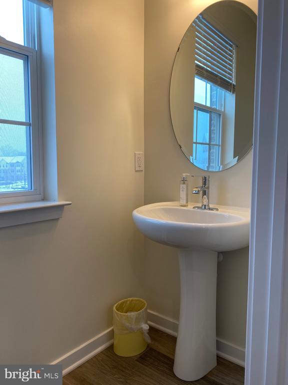 Building Photo - 7530 Daybreak Dr