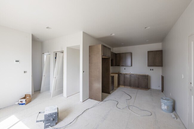 Building Photo - BRAND NEW 4 Bed/2 Full Bath Twin Home Main Unit in Sugar City! ALL UTLITIES ARE INCLUDED IN PRICE!!!