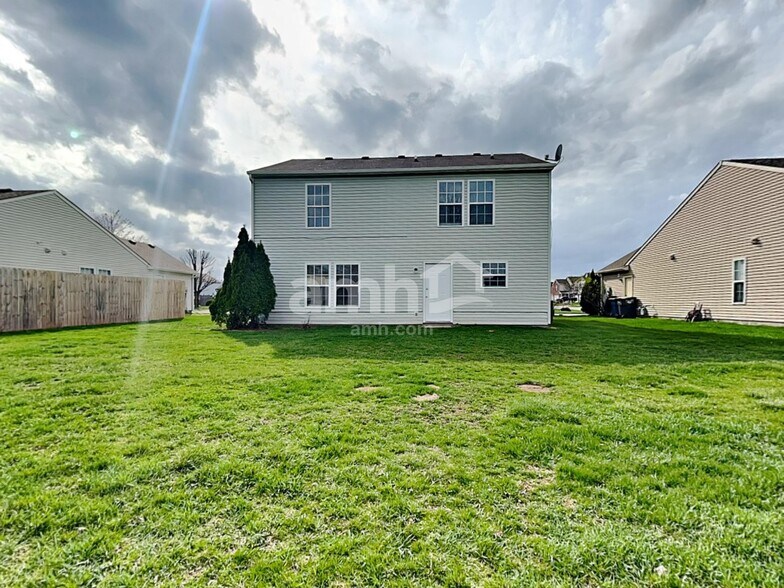 Building Photo - 5635 Olive Branch Way