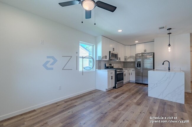 Building Photo - 3923 Alsace St