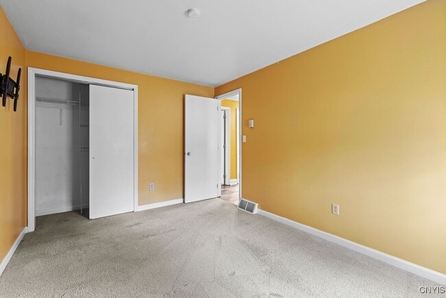 Building Photo - 3059 Hayfield Ln