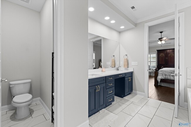 Building Photo - 112 Summer Walk Ln