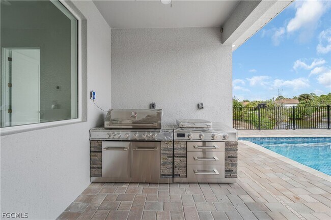 Building Photo - 2721 NW 41st Ave