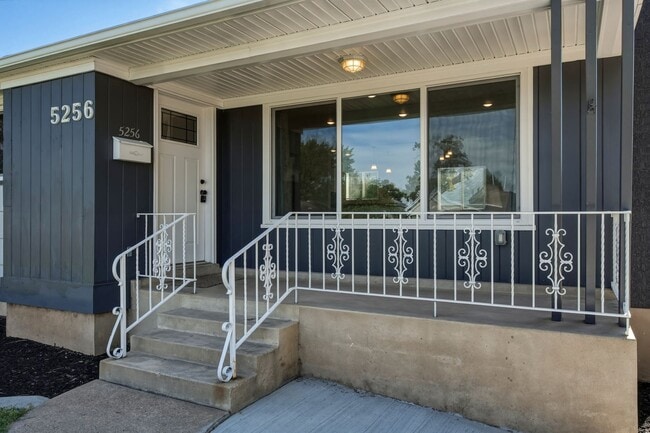 Building Photo - 5256 S 2000 W