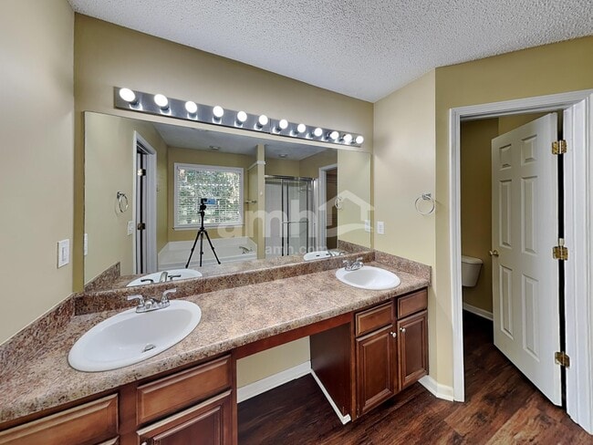 Building Photo - 3472 Chastain Glen Ln NE