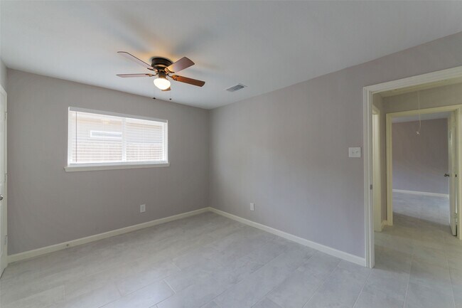 Building Photo - 3605 Barberry Dr
