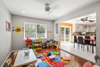 Building Photo - 5302 Treaschwig Rd