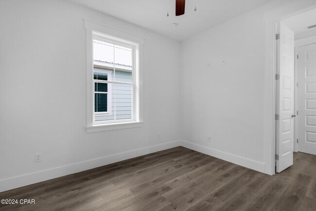 Building Photo - 8432 Warner Pl
