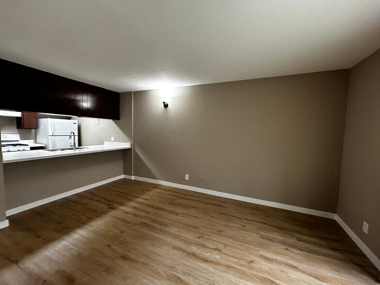 Building Photo - 344 S Arroyo Dr
